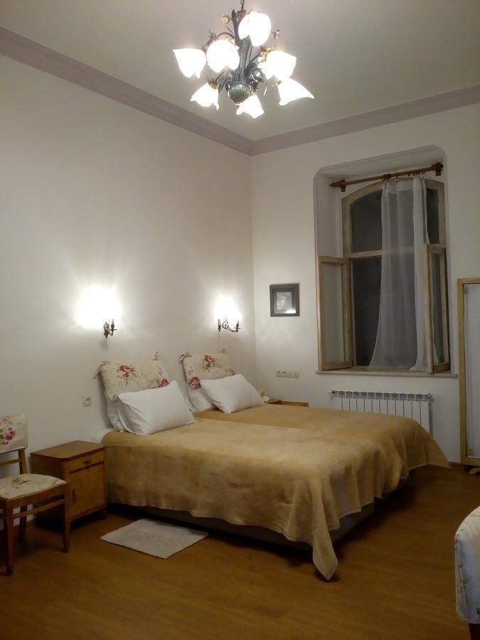 Art House Petunia Apartment Tbilisi Exterior photo