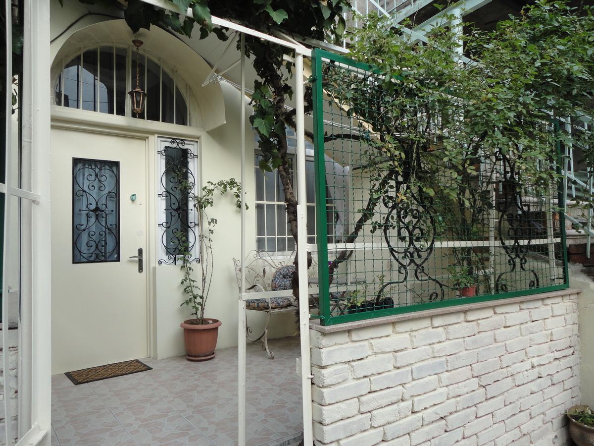 Art House Petunia Apartment Tbilisi Exterior photo