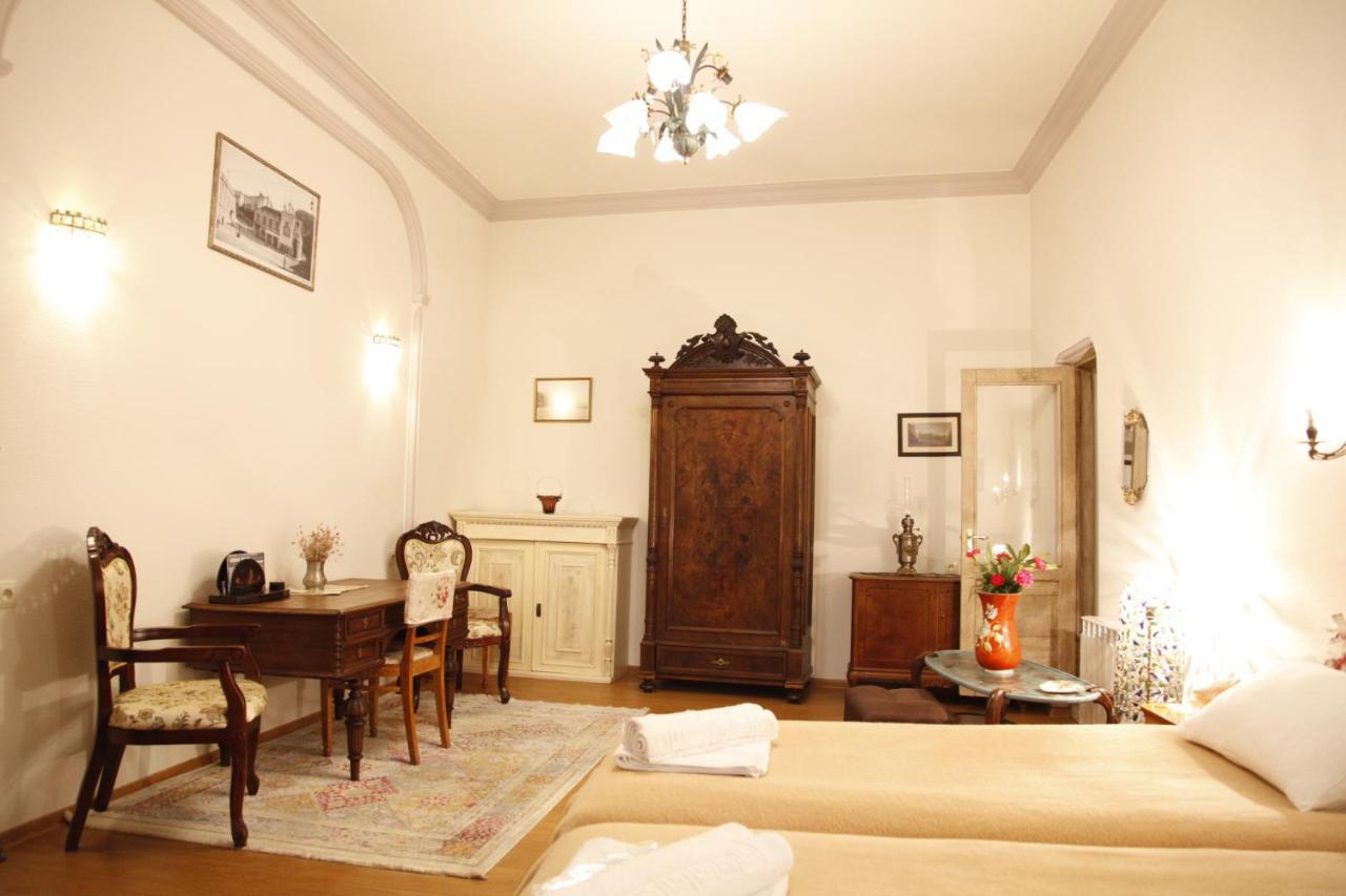 Art House Petunia Apartment Tbilisi Exterior photo