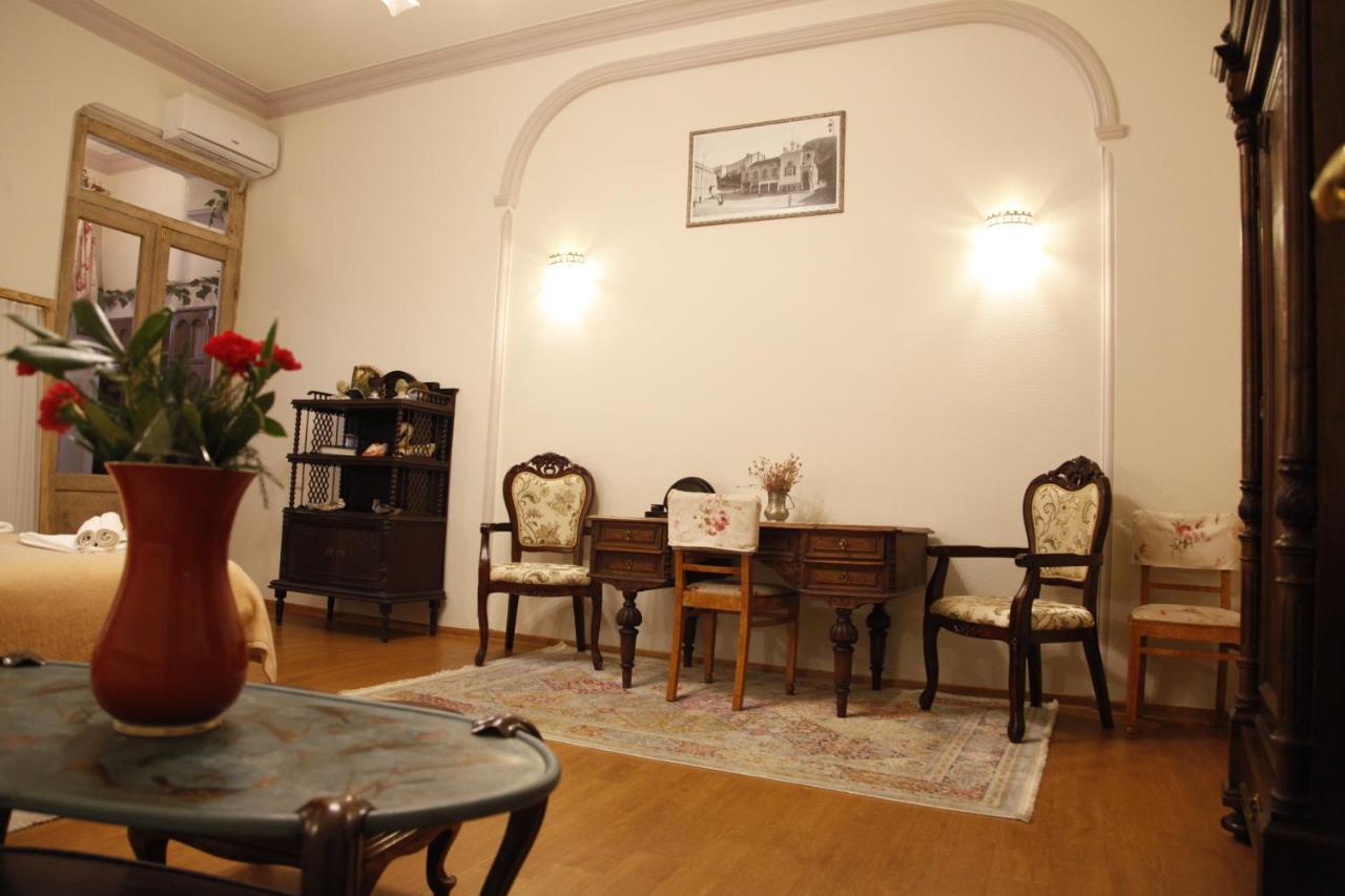 Art House Petunia Apartment Tbilisi Exterior photo